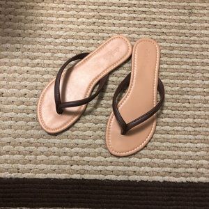 Tan beach Sandals Size 7.5 ⭐️